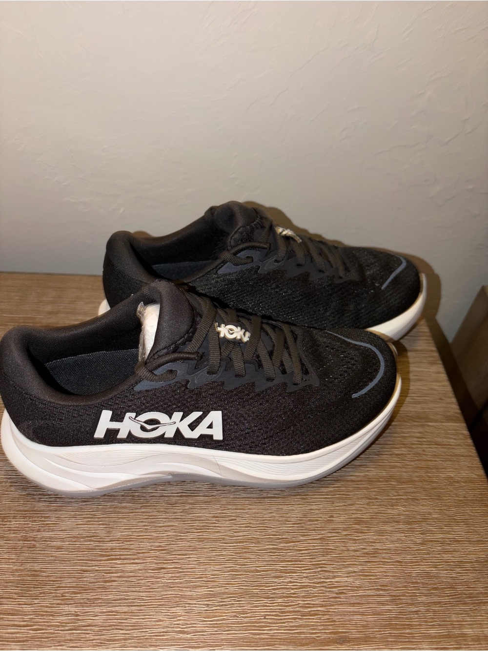 Hoka One One Rincon 4 1155131-BWHT Black/White Jacquard Sneakers Women’s 8